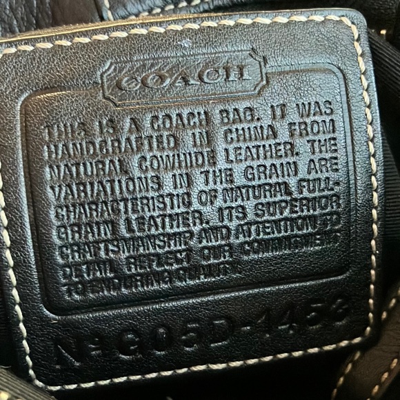 Coach black leather sm/med shoulder bag Serial no G05D-1453 - Picture 6 of 17